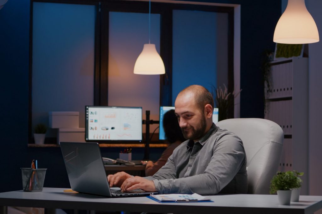 Travail de nuit bien payé focus sur ces métiers en demande