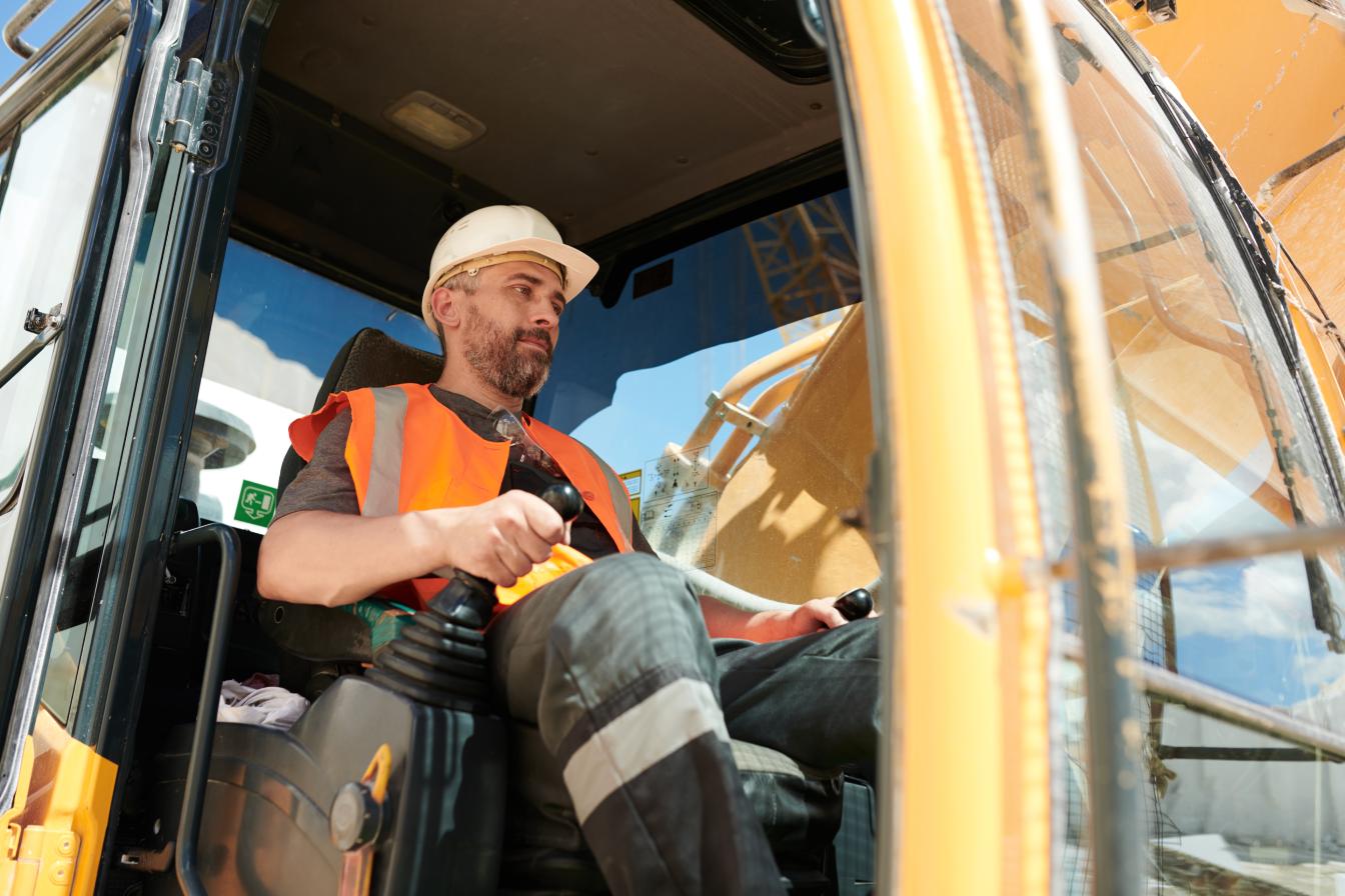 Fiche métier Conducteur d'engins de travaux publics