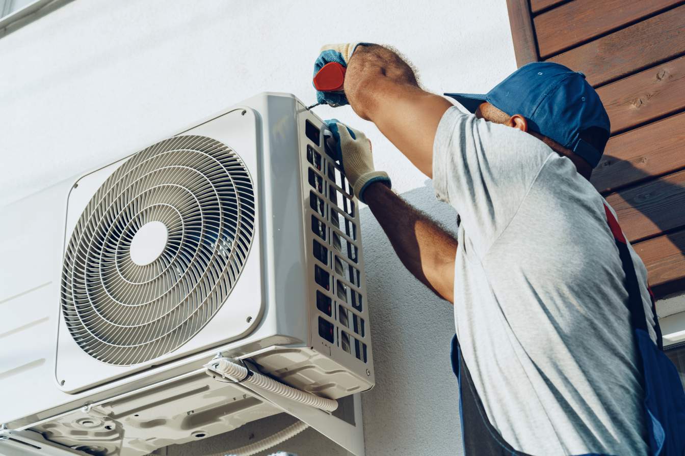 Monteur en installations thermiques et climatiques