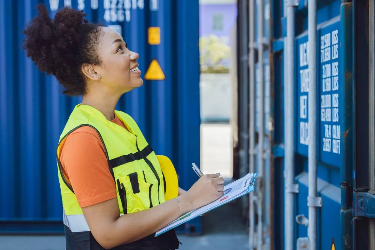 Agent de maîtrise en logistique : comment évoluer dans ta carrière ? 24 Agent de maîtrise en logistique : comment évoluer dans ta carrière ?