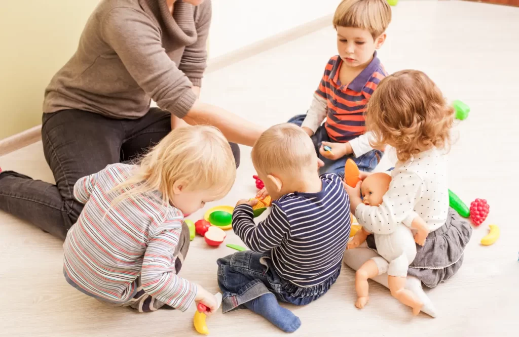 Pourquoi la formation en petite enfance attire de plus en plus de vocations ? 2 formation qualifiante dans la petite enfance